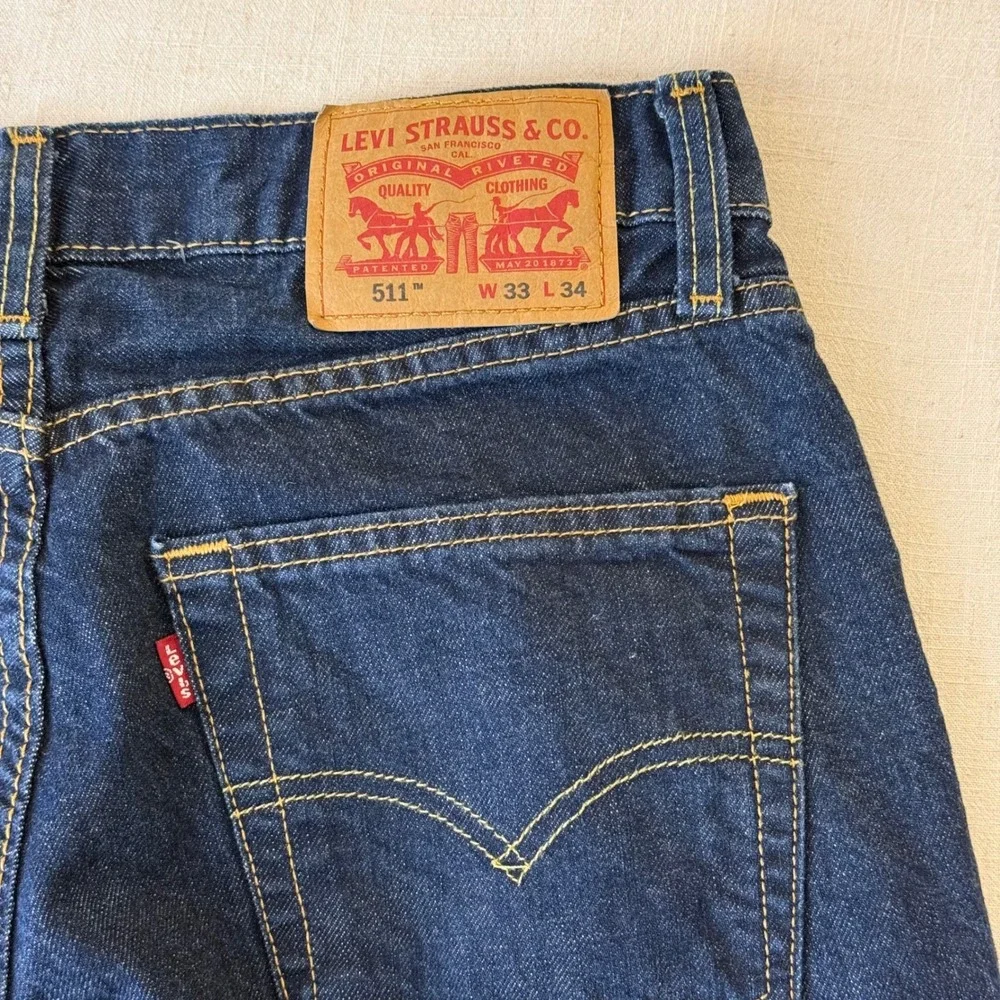 Levi's 511 Slim Fit Jeans Mens 33x34 Dark Indigo Blue Denim Casual Modern